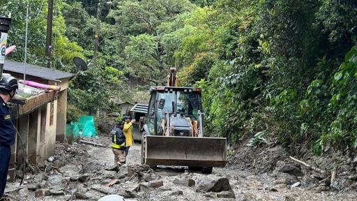 Medidas del Gobierno ante avalancha en la vía al Llano: dinero y aviones disponibles