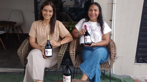 Emprendimiento de vino artesanal por jóvenes de Tumaco
