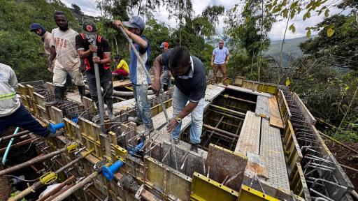 Construcción de tanque de agua potable en Piamonte, Cali