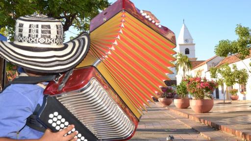 Francisco El Hombre: un juglar más allá de la leyenda