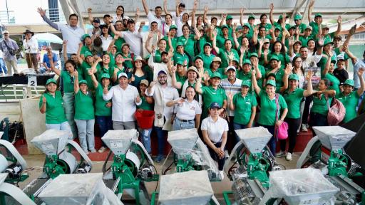 Mujeres cafeteras de Tolima firman acuerdo histórico para exportar café a China