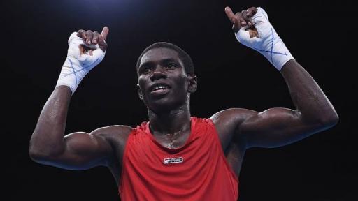 Yuberjen Martínez ganó su primer título en el boxeo profesional