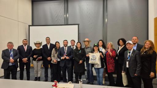 El miércoles 22 de enero arrancó la Feria Internacional de Turismo en Madrid, España, Fitur 2025. Evento que irá hasta el próximo 26 del presente mes y en el cual Santa Marta dice presente con su oferta de naturaleza, playa y hoteles.  Esta importante feria, que reúne a los principales actores de la industria turística global y marca el inicio del calendario anual del turismo receptivo y emisor, se lleva a cabo en el recinto Ifema de la capital española.  En el pabellón número tres se encuentra el stand ‘Co