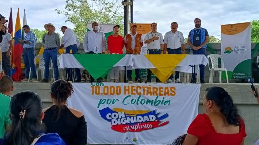 Gobierno entrega más de 750 títulos a campesinos