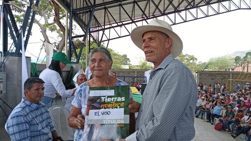 Tolima: Gobierno entregó más de 750 títulos de tierras a campesinos