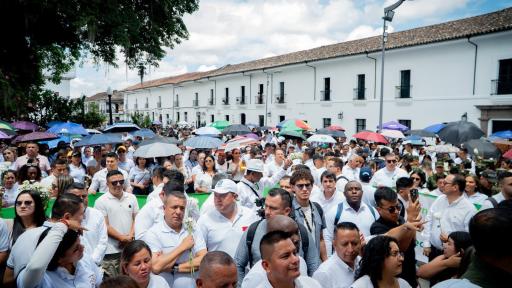 Más de mil ciudadanos de diferentes zonas del departamento se reunieron en el Parque Caldas de Popayán en un llamado generalizado por la paz en la región. 