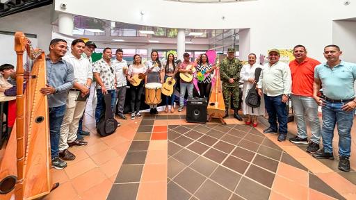 Instrumentos musicales para la paz en San Vicente del Caguán