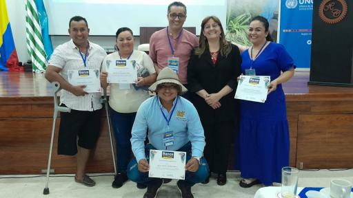 Ayer 7 días anteriores 30 días anteriores enero Renovar Plus  ChatGPT  Compartir  User Tú dijiste: me ayudas a corregir este lead por favor:  De la mano de organizaciones sociales hogares campesinos hoy le apuestan al cultivo de cítricos en zonas que fuer