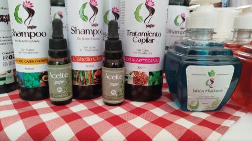 Meta: hoja de marihuana se transforma en aceite para masajes