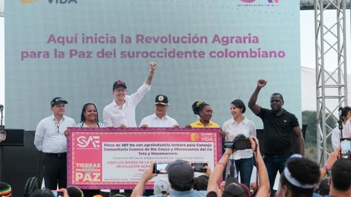 Gustavo Petro entrega predio incautado al narcotráfico para comunidad afro en Cauca