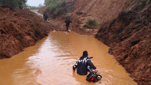 Caquetá: Cierre vial entre El Pato y Balsillas deja pérdidas diarias de leche