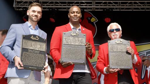 Edgar Rentería fue exaltado al Salón de la Fama de los Cardenales de San Luis