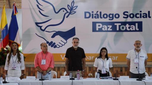 Gobierno lidera mesa de paz con exjefes paramilitares en Valledupar