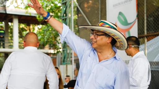 "Si se puede, voy a invitar a Mancuso a mi oficina": presidente Petro