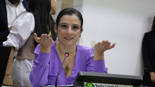 Representante denunció deudas acumuladas de EPS