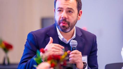 Desaprobación de alcalde de Bogotá subió a 52 % 