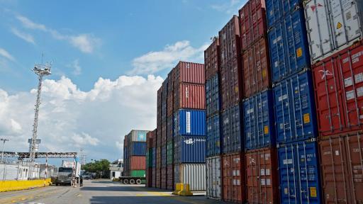 Ecuador impone arancel del 100% a productos colombianos