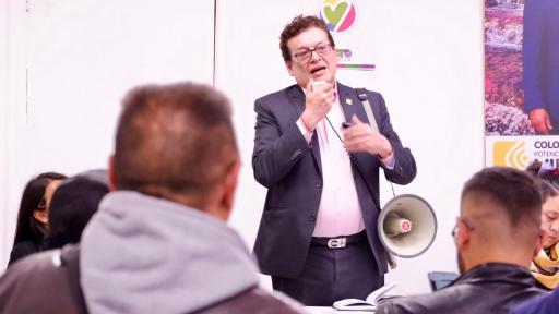 Reducir salario a congresistas, propuesta a incluir en consulta popular