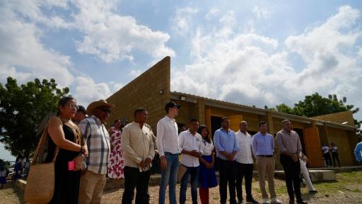 Gobierno entrega colegios e impulsa infraestructura en La Guajira