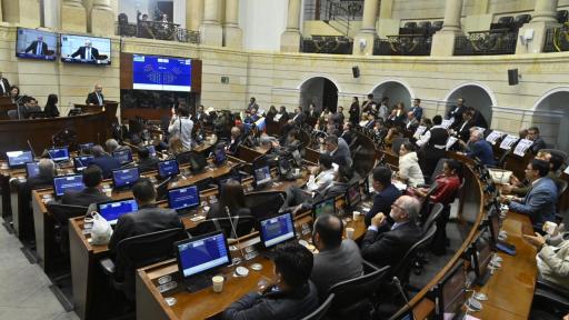 Retomarían sesiones en el Senado hasta el domingo