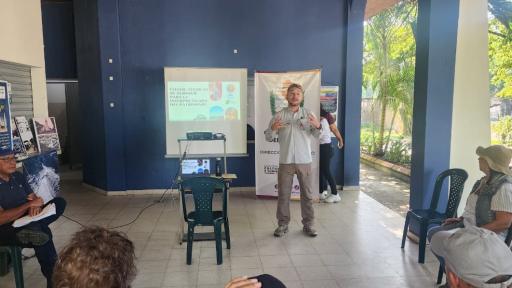 Estos Profesionales promueven turismo consciente y sostenible en comunidades rurales. Ejercer esta labor exige inscripción en el Registro Nacional de Turismo y formación continua.