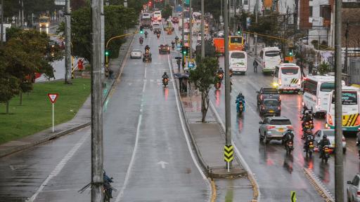 Pico y placa Bogotá HOY 23 julio 2025 particulares y taxis 