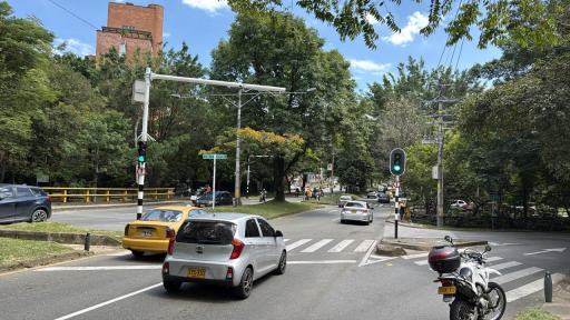 Pico y placa Medellín HOY lunes 21 julio 2025 particulares y taxis 