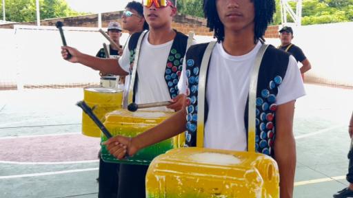 Niños de La Guajira transforman basura en instrumentos musicales y esperanza con la Banda Cívica de Reciclaje