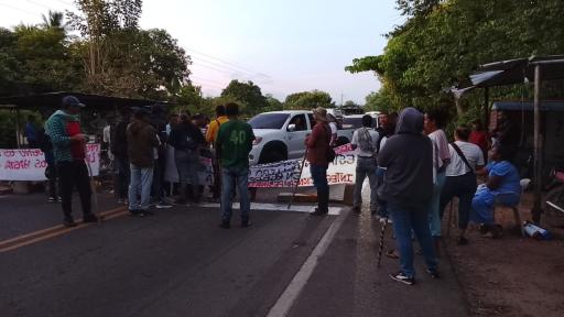 Cesar: bloqueo de campesinos en apoyo al paro