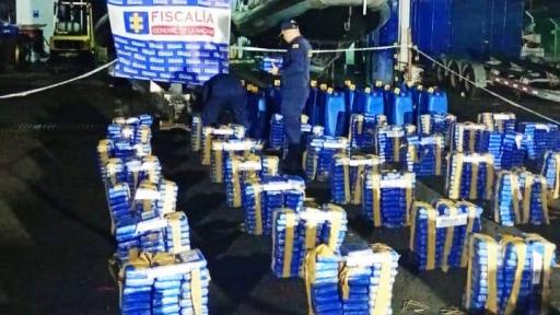 Ejército incautó dos toneladas de cocaína en operación en el Pacífico sur