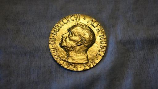 Fundación Nobel se pronuncia por entrega de medalla a Trump