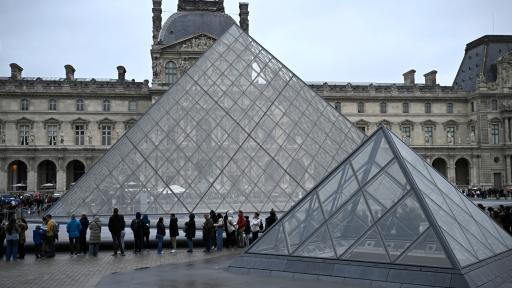Museo Louvre: Joyas robadas tiene un valor de 102 millones de dólares