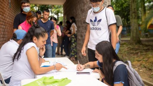 Casa a casa buscan a estudiantes de colegios en Villavicencio