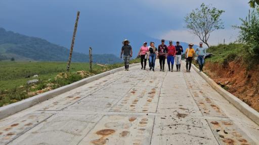 Mejoramiento de vías terciarias Caquetá