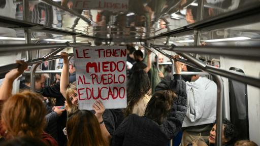 Marcha en Argentina contra recortes de Milei a universidades públicas
