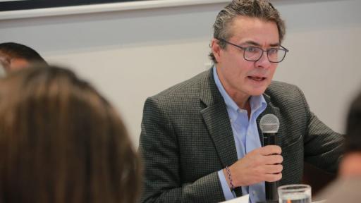 Ministro Alejandro Gaviria confirmó que tiene Covid-19