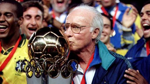 'Lobo' Zagallo es el único que ha sido tetracampeón del mundo. Obtuvo dos campeonatos como jugador, 1958 y 1962, uno como entrenador, en 1970 y otro como asistente técnico, en 1994.