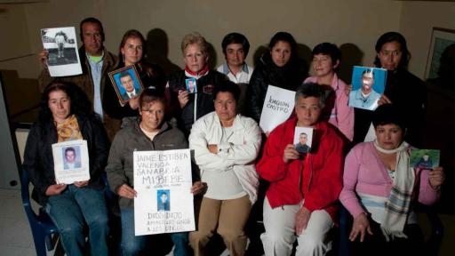 La asociación de madres rechazó que se hablara de “dudas” sobre estos casos y defendió la memoria de las víctimas. La JEP ha documentado 6402 ejecuciones extrajudiciales.