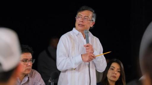 Petro cuestiona Alex Char por recursos educación 