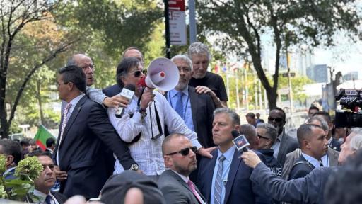 Gustavo Petro convoca a inscripciones para voluntarios con experiencia militar en apoyo a Palestina