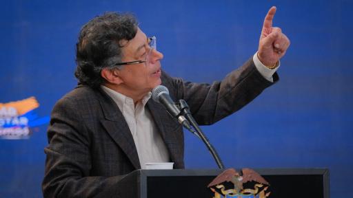 Petro propone frente mundial contra la guerra