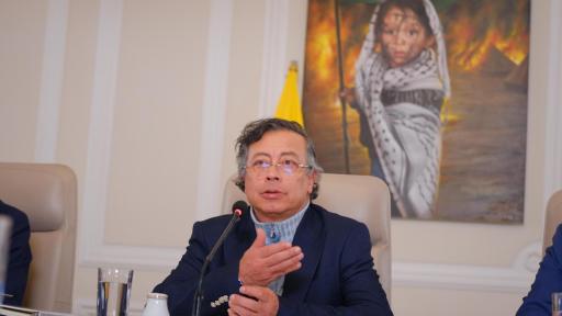 Petro propone que concesionarios devuelvan dinero público guardado en fiducias