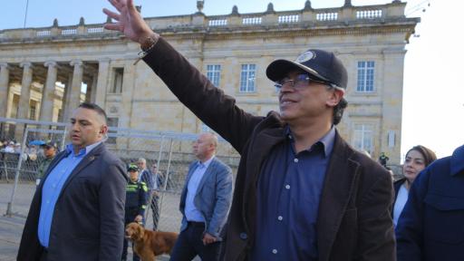 Petro proyecto de ley para que dueños de EPS paguen deudas