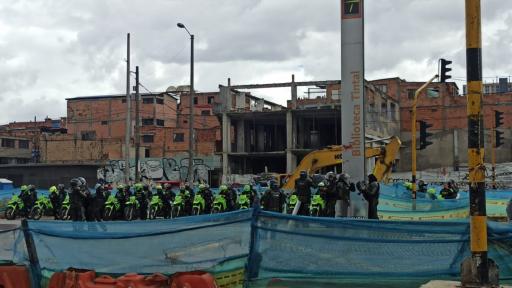Bicitaxistas de Bogotá dicen que regulación pone en riesgo su sustento