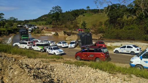 Comerciantes y transportadores cierran vías en Caquetá