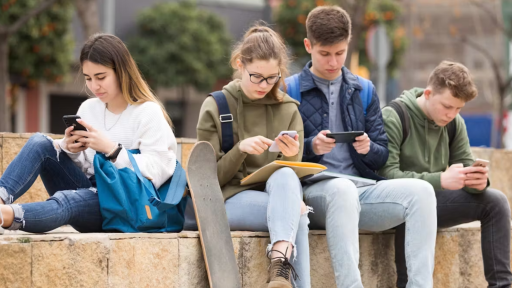 Las redes sociales secuestran nuestra atención y nos resignamos a ello