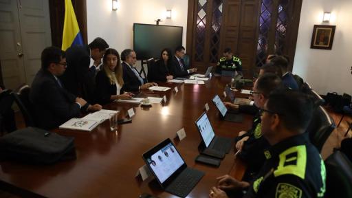 Recompensa gobierno Colombia atentados candidatos