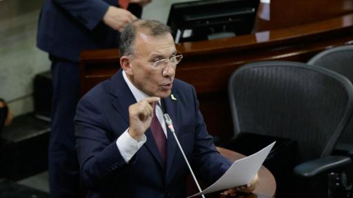 Presidente del Senado no descarta aplazar elección del próximo contralor 