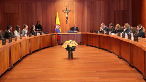 Salario mínimo Colombia 2026: Radican 16 demandas contra decreto