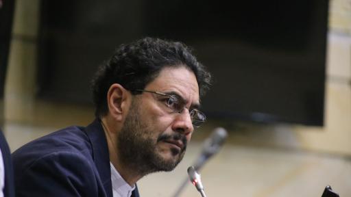 Senador Iván Cepeda denuncia campaña sucia en su contra